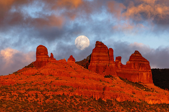 MItten Moon